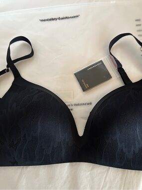 UNDEROUTFIT 1258 Satin Grace 3D Molded Bra Black Lace- XL